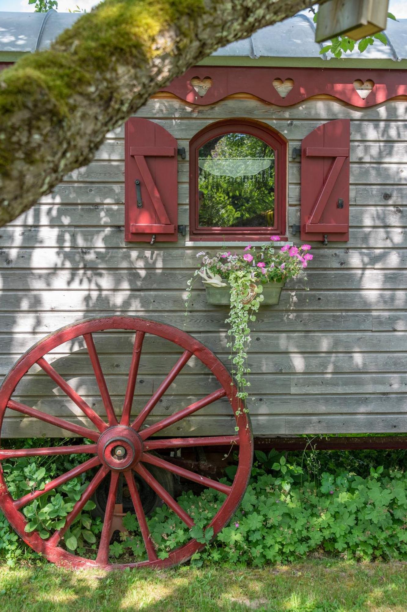 Roulotte Le Temps De Rever Bed and Breakfast Saint-Michel-sur-Meurthe Buitenkant foto